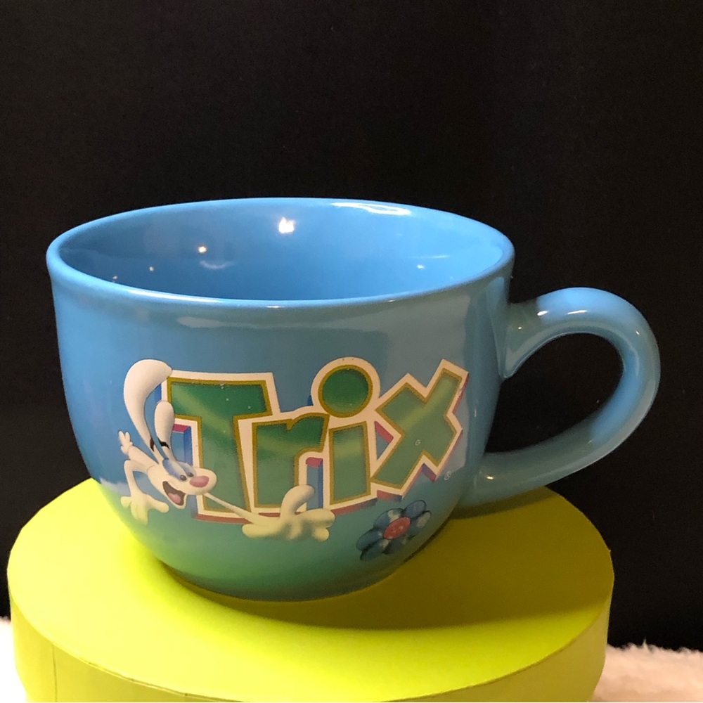 Vintage 2003 Large Rare General Mills Blue Trix Cereal Mug